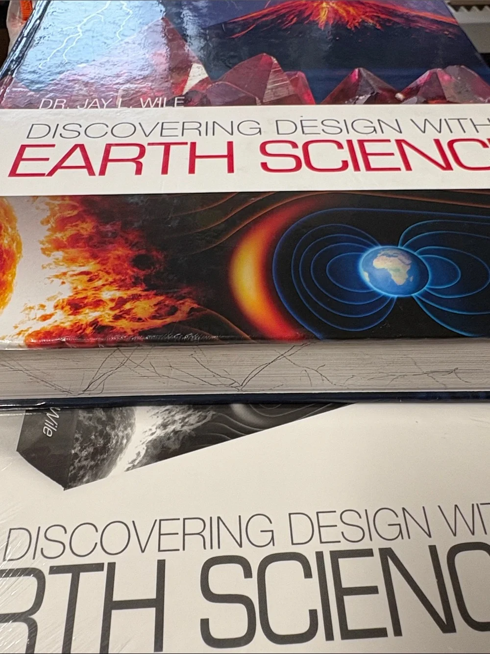Berean Builder Discovering Design With Earth Science Textbook & Tests Homeschool